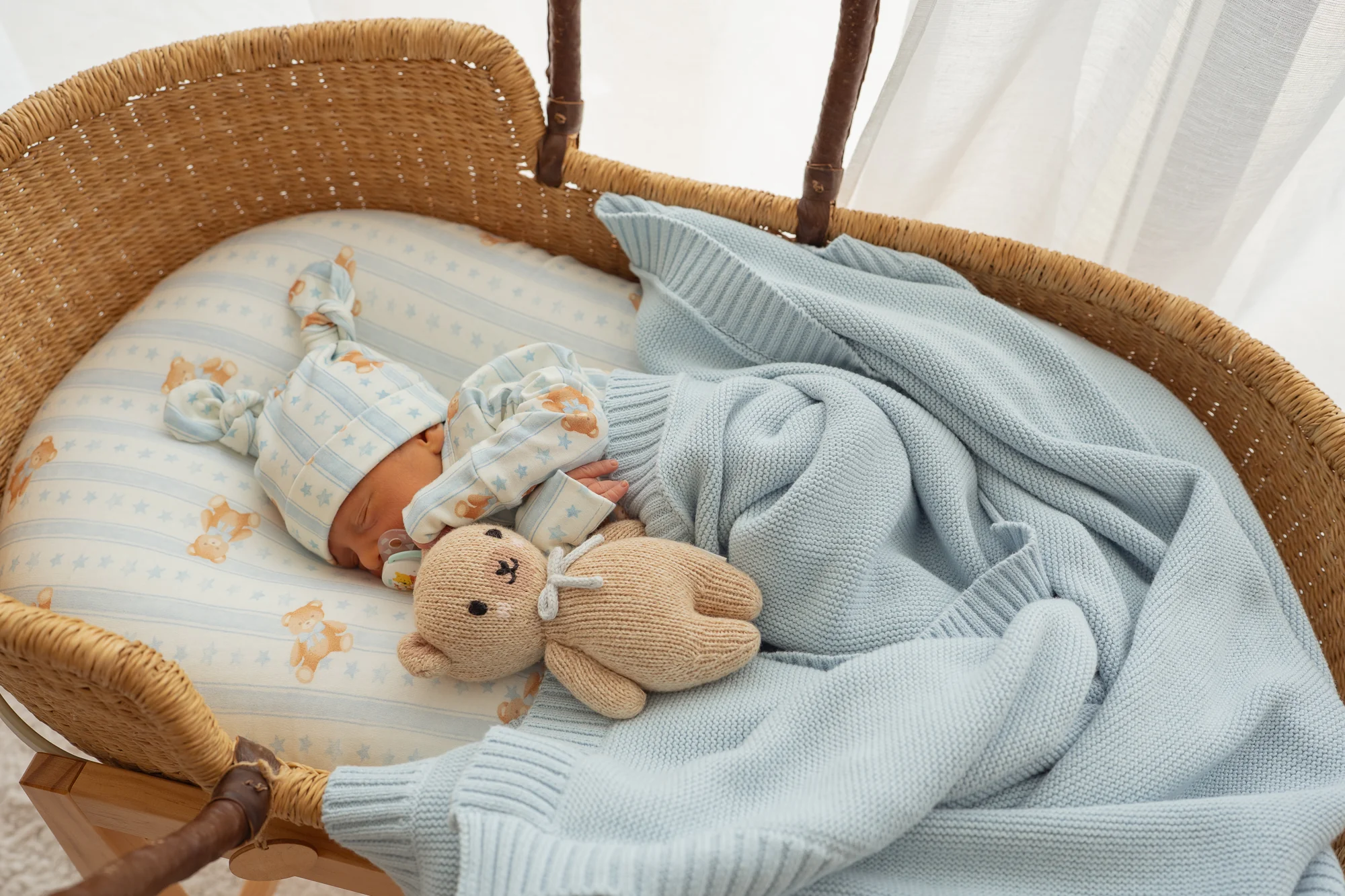 Heirloom Border Knit Blanket | Sky Blue - Image 4